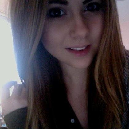 Kara Della Valle is a singer from Canada. Who posts Beauty/Music/Vlogs on her youtube !