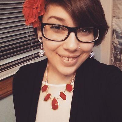 artsyfartsy_tia's profile picture. I'm so much cooler online.