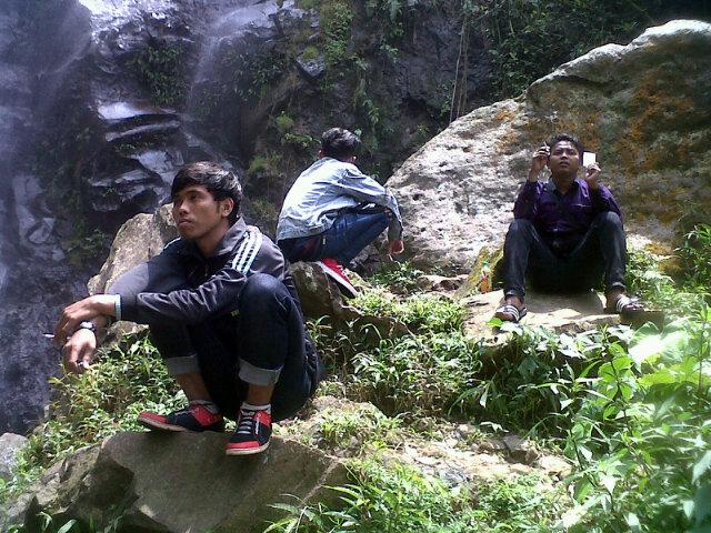 Hidup sperti ke indahan dunia tuh bikin kita heppy