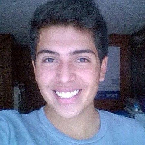 Todos tenemos a alguien importante, alguien por quien vivir, alguien por quien luchar, alguien a quien amar y ese alguien siempre nos guía.
