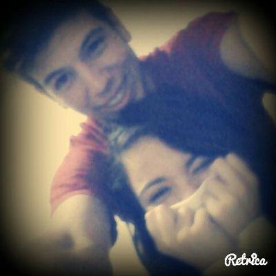 ♡~Malagueña y morena , siempre con una sonrisa , amante de la musica y del chocolate, Meencantaas-21~♡