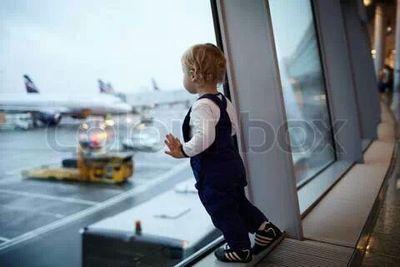 اليَمّنْ حُرٌوُفٌ لاٌ تٌقرأ
بالُعٌيُن بل بالقلٌب
ربيٌ بـ حجم آلسماء السآبعہ احفظ ليُ يمني الغالي:
الله يحفظك ياموطني.
يْمنَنآإ آلغَآإليْ.