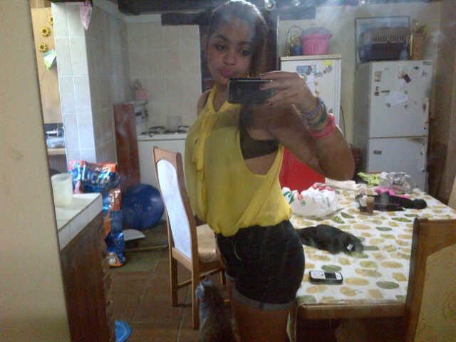 Love to twerk ..Love havin fun..ppl plzzz follow mi nd ill follow u bck ☺ ☀☆♬
