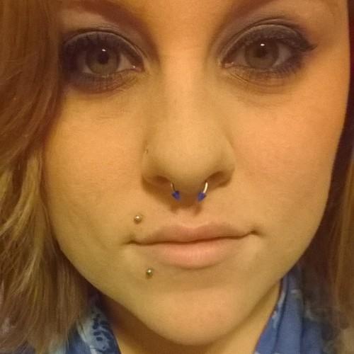 I'm 21. Class president at Columbia College. Cooler than you think. Lesbian. #HuntAndHustle