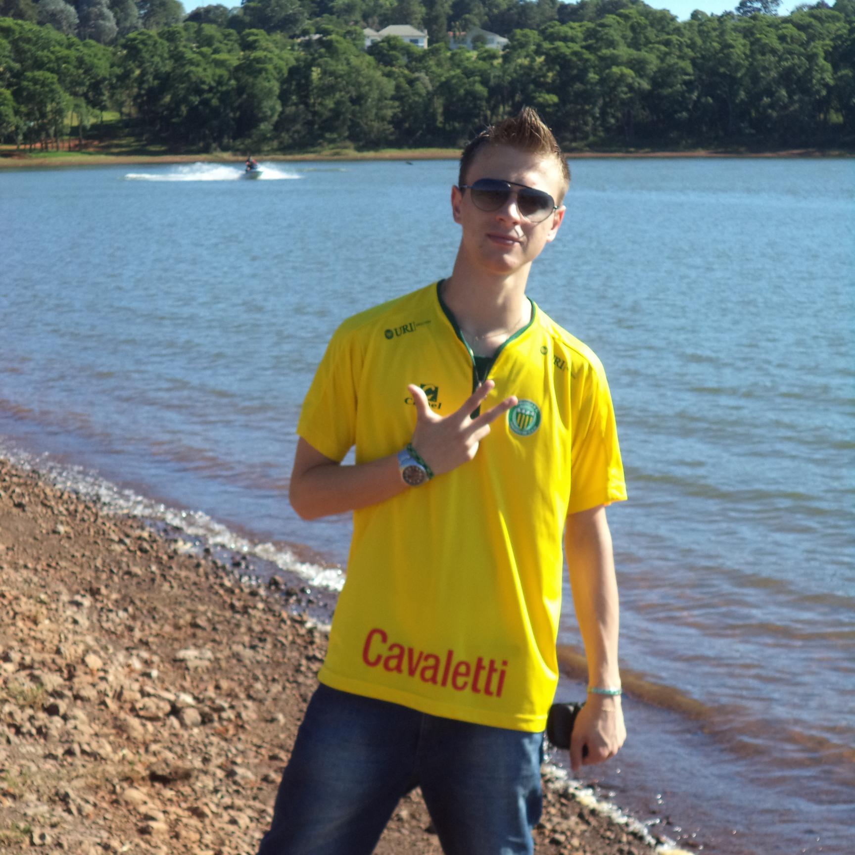 na vida se acerta e se erra, mas fica tranquilo que todos irão lembrar apenas do seu erro!!!!    ENTÃO RELAXA