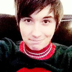 free follow from @OfficiallyPhan just to say have a very merry Christmas