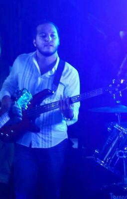 Ingeniero en Informática (UPIICSA) Amante de la tecnología y de la música en general. He descubierto que si amas a la vida , la vida te ama de vuelta.