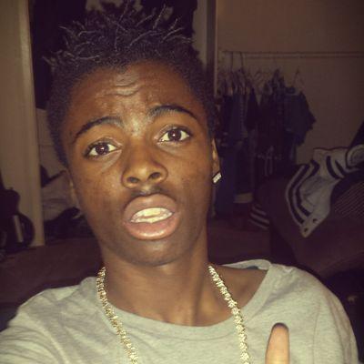 rapper at DreamBigrecoreds. (@youngtonezsb) #tussin # http://t.co/fOYUgY7HHL