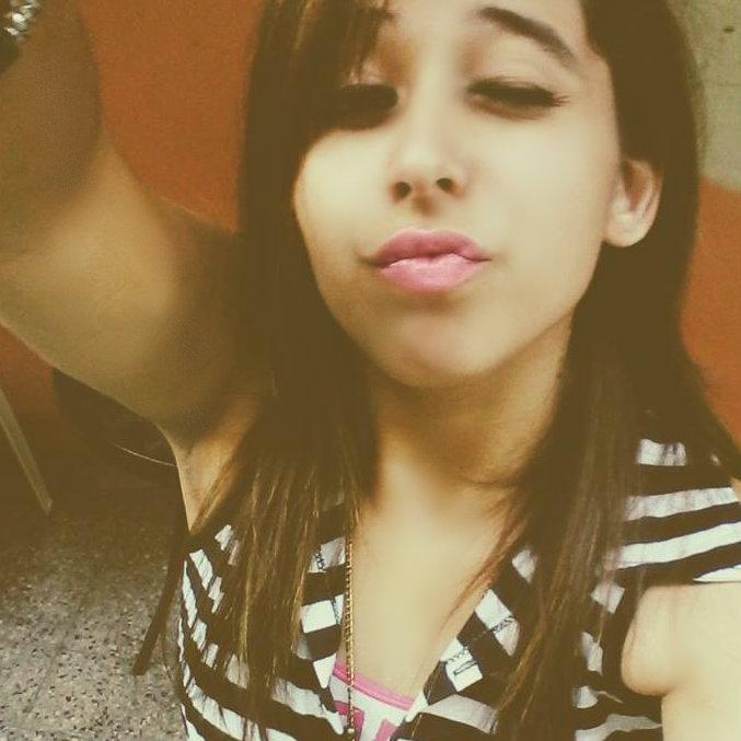 LuciaLago1999's profile picture. Todo lo que sube tiene que bajar, menos mis seguidores ¬¬ e.e ♡ 
( De Niko ♡ )