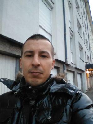 gérant de la chaîne YouTube OM Pekos