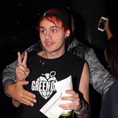 check out my fanfiction? ⏬⏬⏬⏬⏬⏬⏬⏬⏬