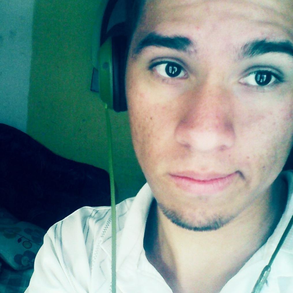 Amante de la Vida, de los Poemas y de la Música... (Una Casa sin Música es como un Cuerpo sin Alma... es Pensamiento Mío...)