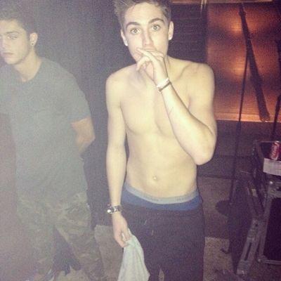 Send me selfies and i'll tell you if sammy, johnson, nate or gilinsky would fuck you ✨