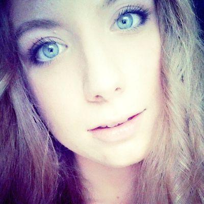 Je déteste effacer les messages, car j'ai l'impression d'effacer une histoire. 16 ans. Je sais que tu m'aime déjà suis moi! Je FOLLOW BACK