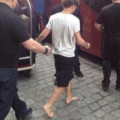 but why are you bending your knees if you're in a wheelchair? -Jesus Christ 2011