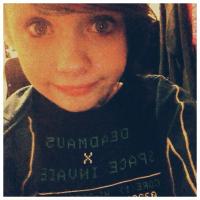 ..Laura.. (@d_r_e_a_m_e_r10) 's Twitter Profile