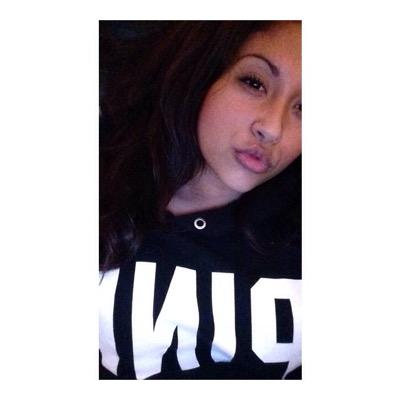 Brisa_Starbuck's profile picture. nuggets are cool