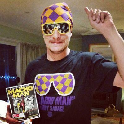 MMA fan, Pro Wrestling addict & all round pop culture freak