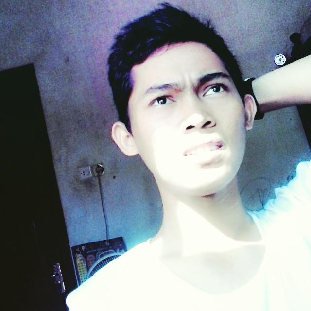 IrfanAgungHer's profile picture. Aku hanya bisa memainkan bola, tidak hal nya untuk memainkan hati wanita. || Silahkan difollow || Mention for follow back :)