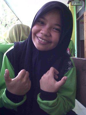 Rofiatuz Zuhriyah ( Rofi ) || PurpleGirl  || follback ??  just mention