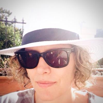 Blogger, twin mamma, vegetarian, traveller living in paradise.