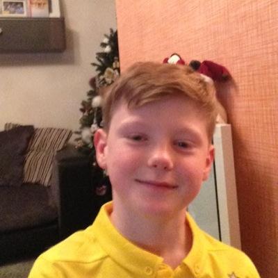 I like playing football I play for greenisland and go to Nottingham Forrest academy.