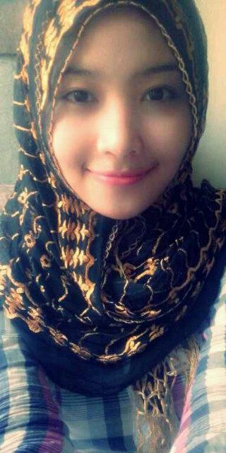 Born : 24 june 1993 | moeslim | music make me feel better:)