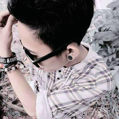Jarang Online tapi sering ngeTweet! Jangan follow kalo jarang RETWEET! | Follow IG/Ask.fm : maskeceeee | CP: setiawana222@gmail.com