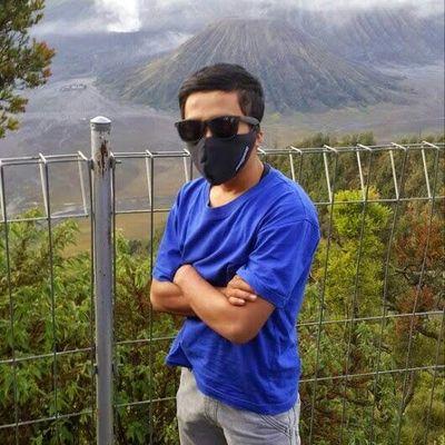 Buat aku tersenyum
