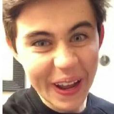 naxhxcamburger's profile picture. 