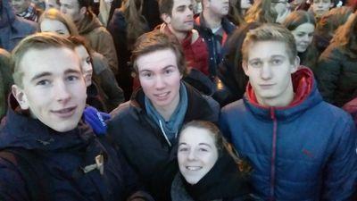 je bent er niet voor verantwoordelijk met welke kop je wordt geboren maar wel welke bek je erbij trekt.