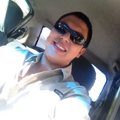 Persona comun y corriente Follow me y te echo un cuento en 140 caracteres ;)