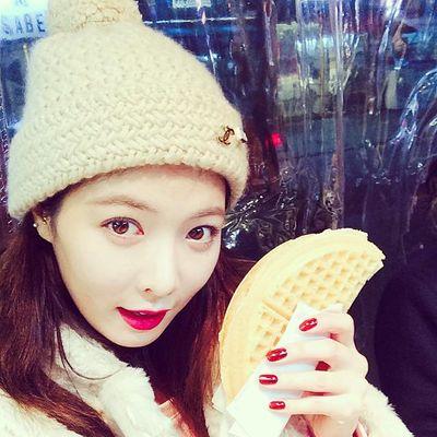 E-yo! Lead Dancer & Rapper from 4Minute already here! imma 92!