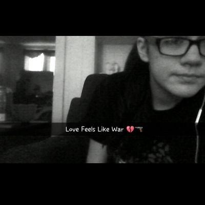 Just a simple Girl OBSESSED with bands
