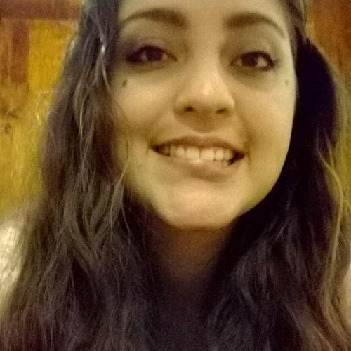 AguilarBow's profile picture. Ingeniero textil • Diseñadora de Modas