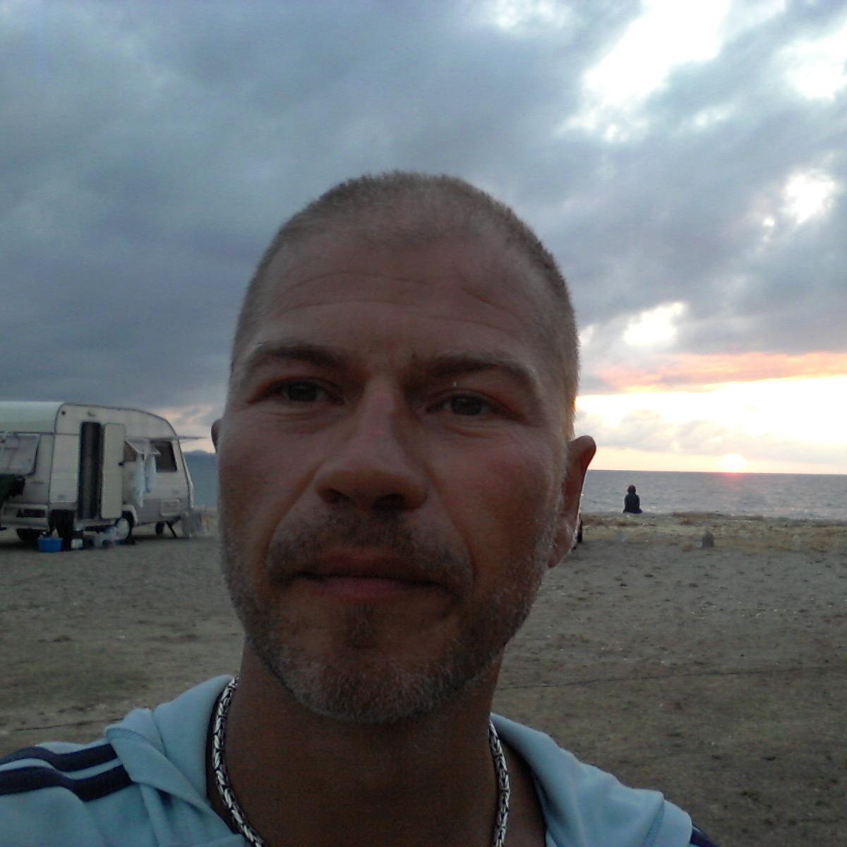 slyouche's profile picture. 