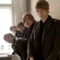スウェーデンのロックバンド、Sugarplum Fairy (MANDO DIAOのグスタフの弟、ヴィクターとカールのバンド) の画像botです。ノリアン兄弟多め。
お別れはブロックで