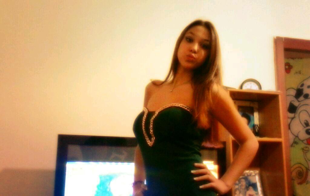 Soy fuerte por que fui debil‚me rio por que ya estuve triste  y vivo al dia por que mañana no es seguro#~