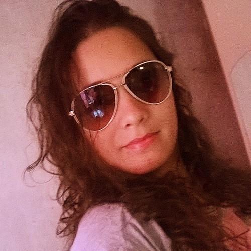 Ser feliz é deixar de ser vítima dos problemas e se tornar o autor da sua própria história.