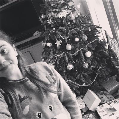 basically_loisx's profile picture. ☀️Let the light☀️Guide you☀️⚫️Through⚫️ ⚫️Darkness⚫️