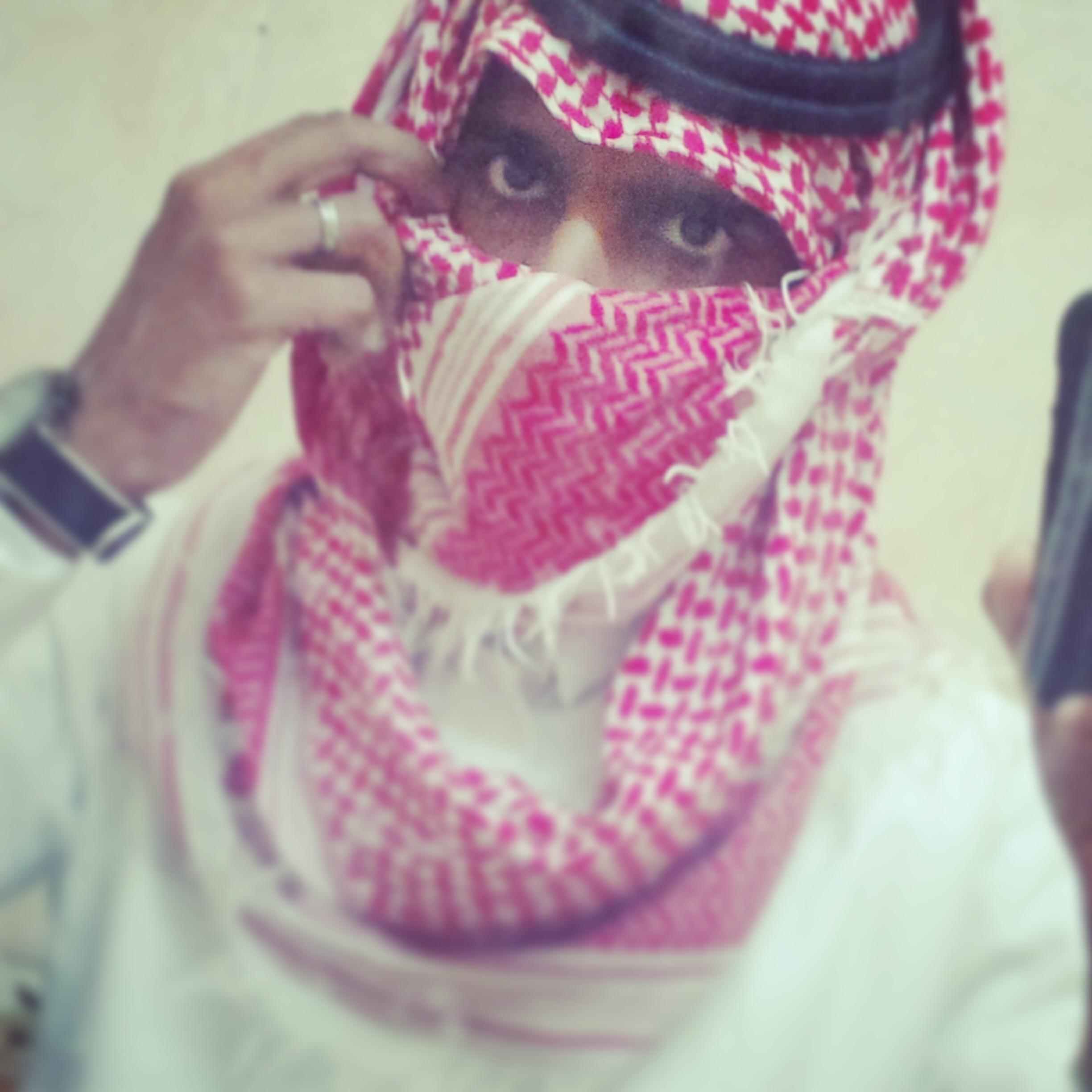 لا يهمني كل حاقد تكلم في ظهري فالذئب لا يلتفت الى نباح الكلاب.#