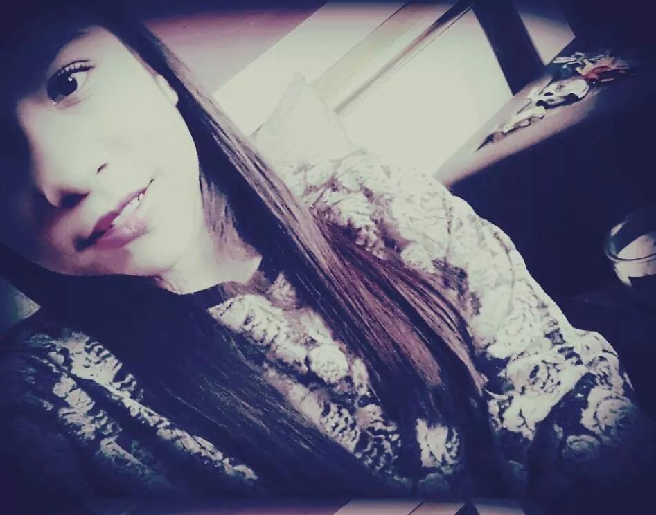 giselleer54's profile picture. es de clase no pelear entre mujeres por unas caricias, se ha quitado el rimel en medio de una fiesta (88)