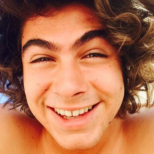 mafia_rafavitti's profile picture. E foi assim, do nada você virou meu tudo.. TE AMOO