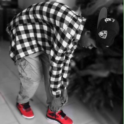 Cuando me muera pongo mi Bio. #EquisDee U,U.  ¿& La Novia?  -Searching . . .