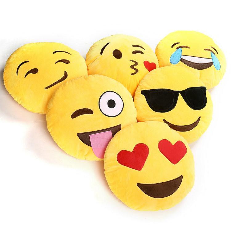 Divertidos y simpáticos peluches con tus emoticonos preferidos del WhatsApp.