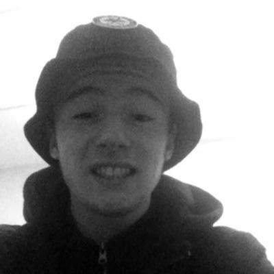 Mister_Me_Him's profile picture. J'aime la nuit, j'ai les idées plus claires dans le noir.