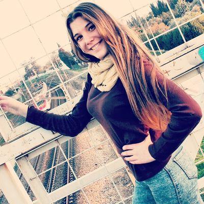 Sonríe. Hazle saber a todos que hoy eres más fuerte que ayer.