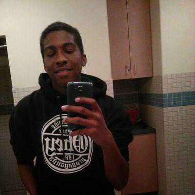 listen1157's profile picture. Follow me on instagram: im_realistic11 Kik: standard_issue i follow back
Snapchat me: nealmoore