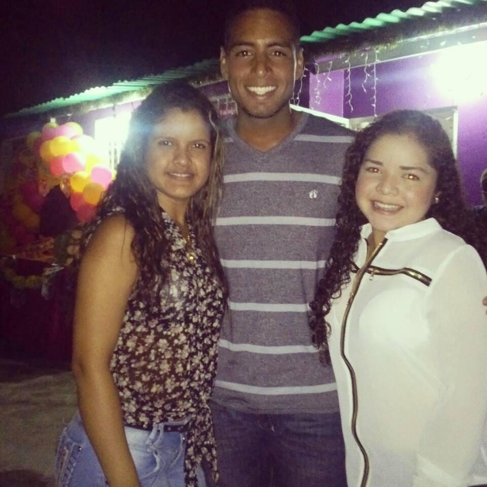 18 años de edad; Estudiante de Arquitectura♥