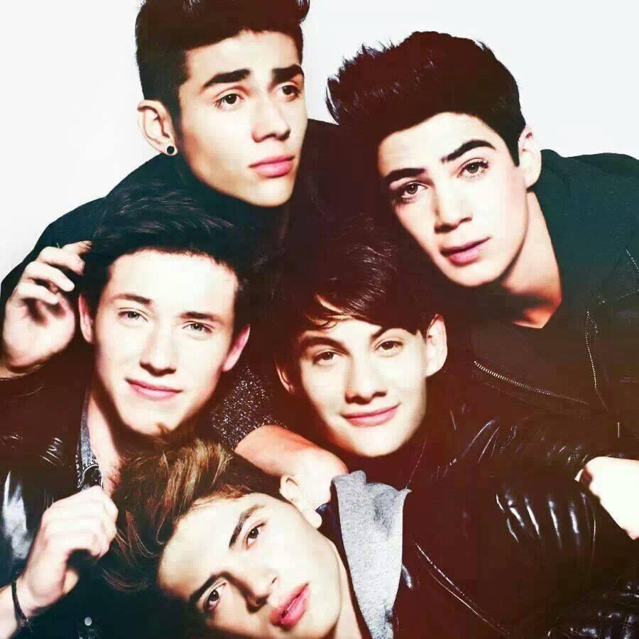 Esta cuenta esta derdicada a @somosCD9 @JosDice @soyalonsovillal @soyfreddyleyva @soyalanavarra @bryanmoque *-*  todos las locuras de Cd9  Queremos a CD9